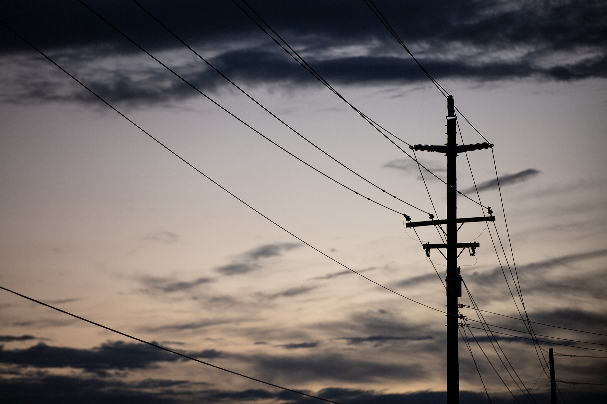 California utilities will keep almost all profits as regulators ease up. They’re still upset
