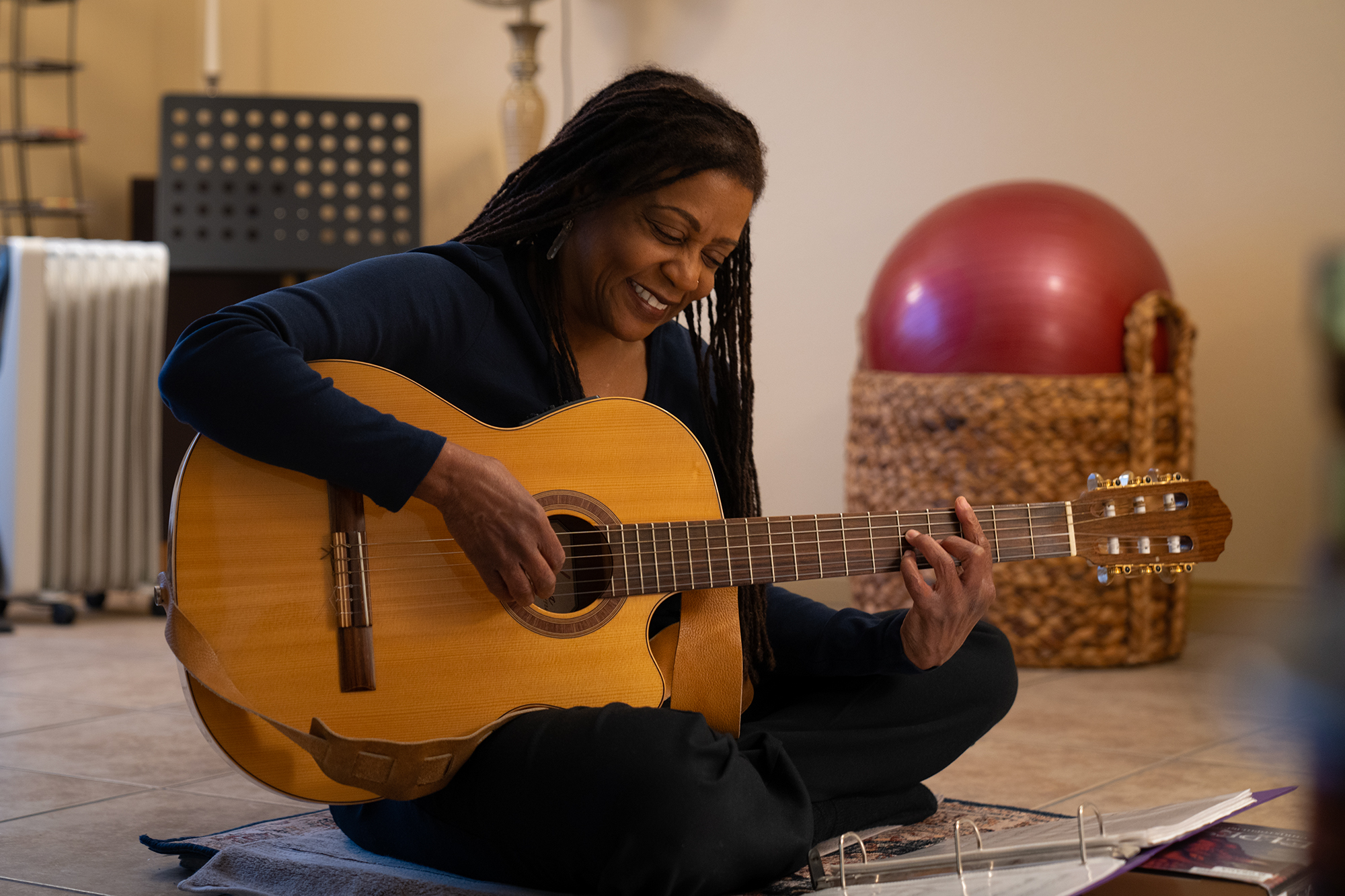 L.A. area guaranteed income program pays $1,000 monthly - CalMatters