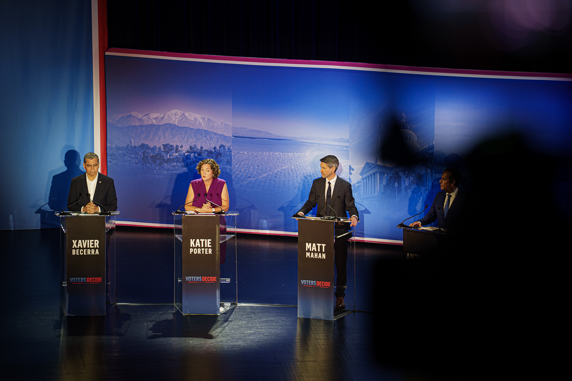 Panicked California Democrats are pushing a risky strategy: Wait 'til the last minute to vote