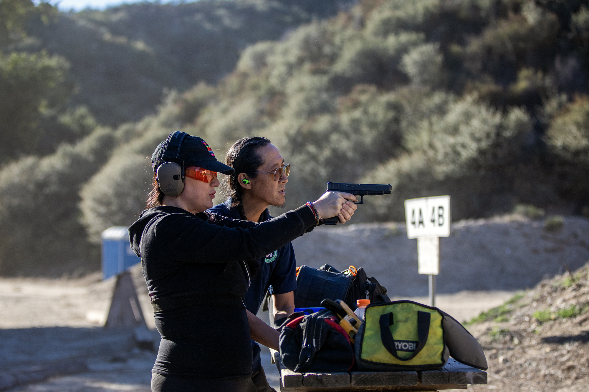 Image for ¿Te mudas a California con un arma? Es posible que tengas que tomar un curso de cuatro horas