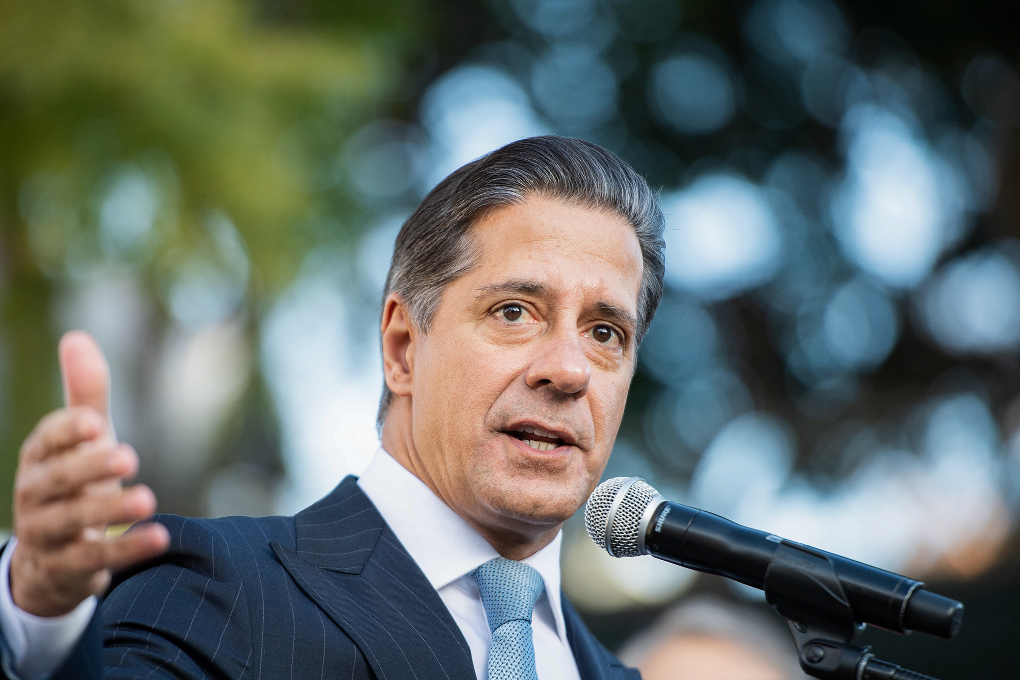 L.A, Unified superintendent resigns amid FBI probe into chatbot contract