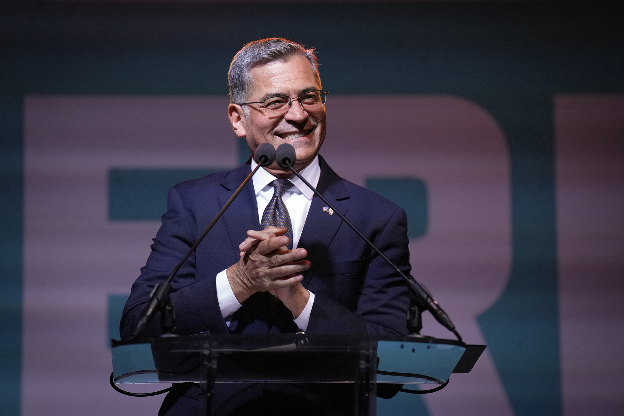 Democrat Xavier Becerra pulls ahead in California governor's race