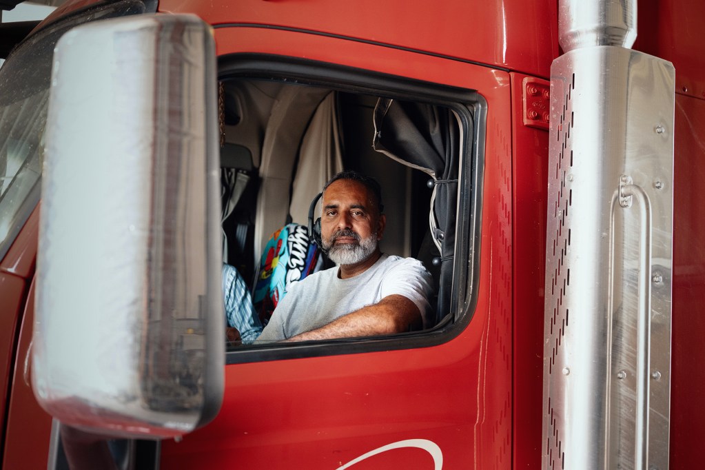 Why truckers always seem to be on the phone while they drive