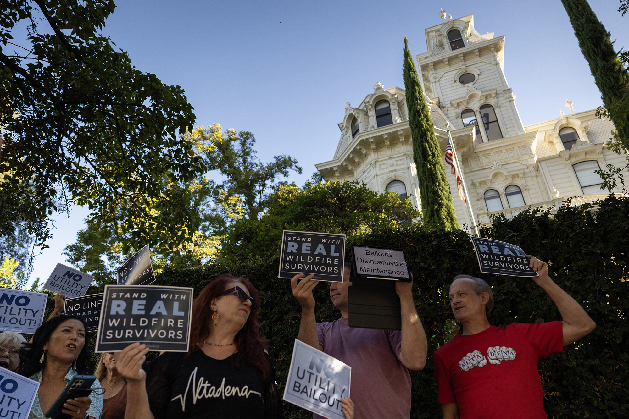 With clock ticking, California lawmakers reject key parts of Newsom's wildfire plan